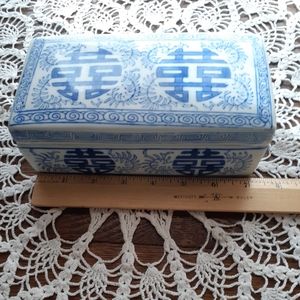 Chinese Porcelain Ceramic box